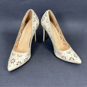 LC Lauren Conrad Beck Cream Ivory Laser Cut Decolette Pumps Size 7